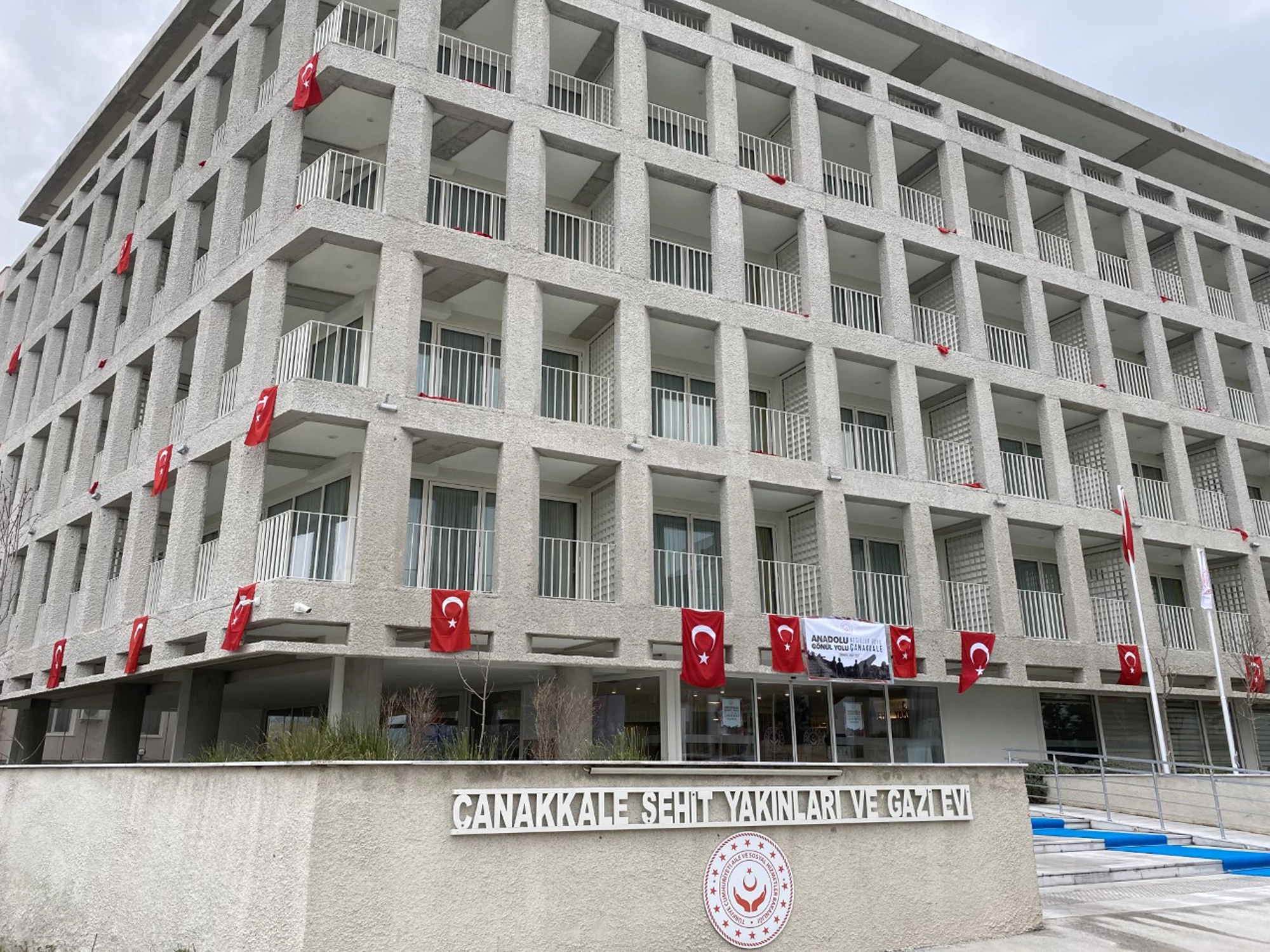 Sehit Yakinlari ve Gazi Ev